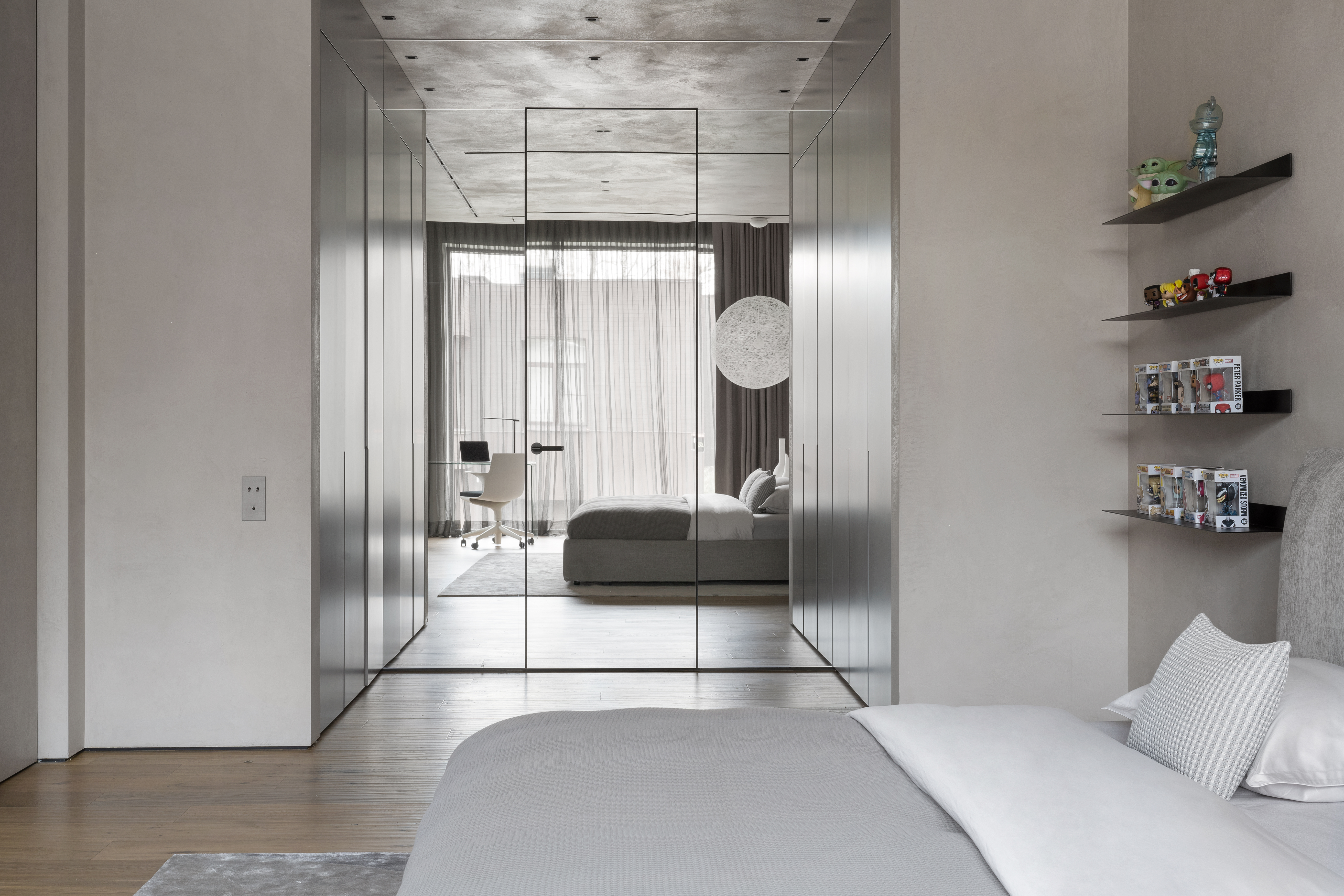 Теневой профиль - тип 1, скрытая дверь и стена - отделка зеркало